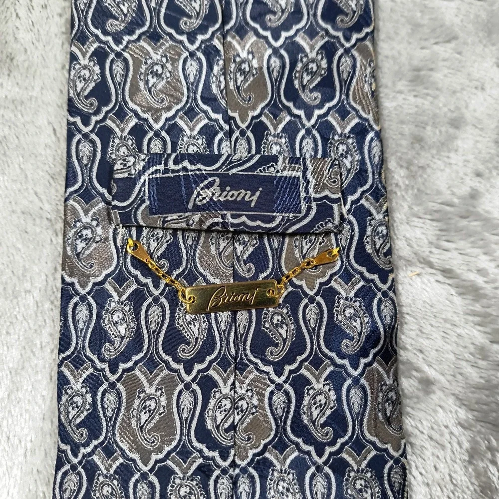 Vintage Brioni Tie Men 58.5x3.75 Blue Silver Paisley Medallion Silk Italian Roma